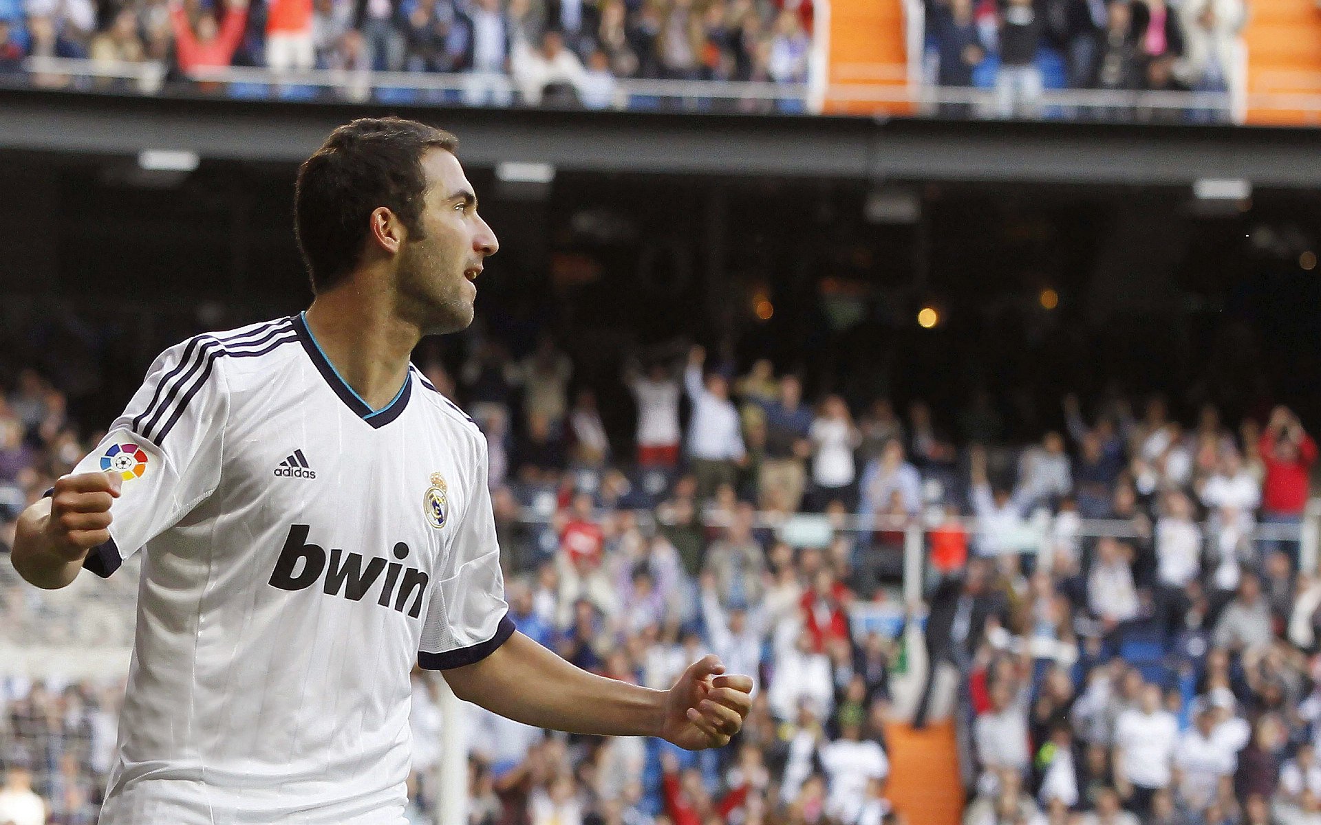 从墨尔本到伦敦，德约科维奇的澳网翻盘与拉沃尔杯高光，定义传奇的唯一性